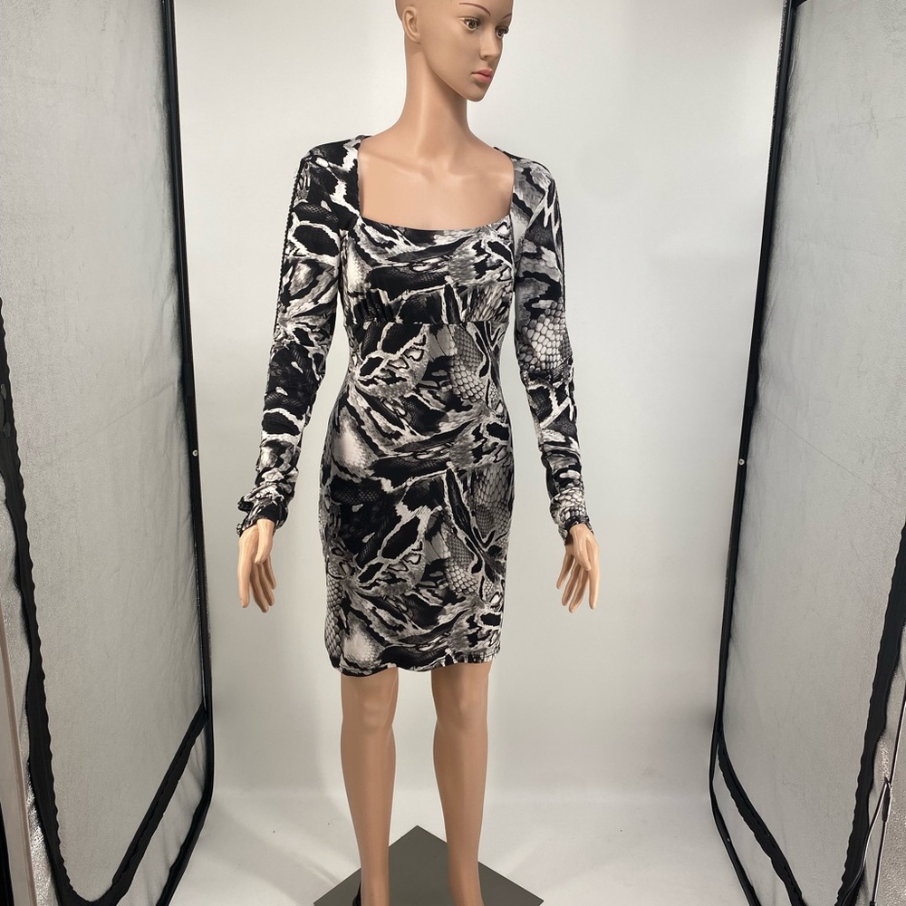 Chic Black and White Long Sleeve Dress